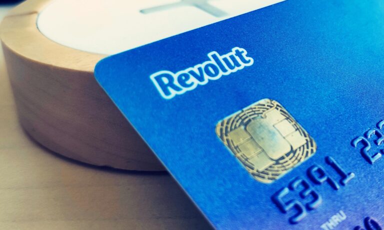revolut zablokował konto